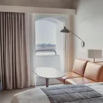 Admiral Hotel