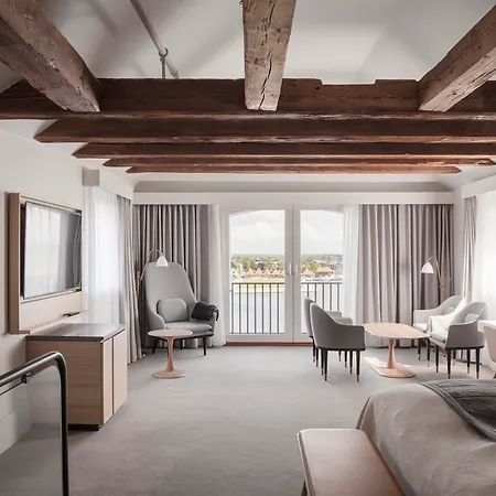 Admiral Hotel 5*